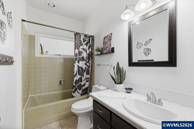 38597 Shady Oak Rd NE, Albany, OR 97322