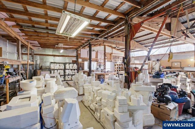 38597 Shady Oak Rd NE, Albany, OR 97322