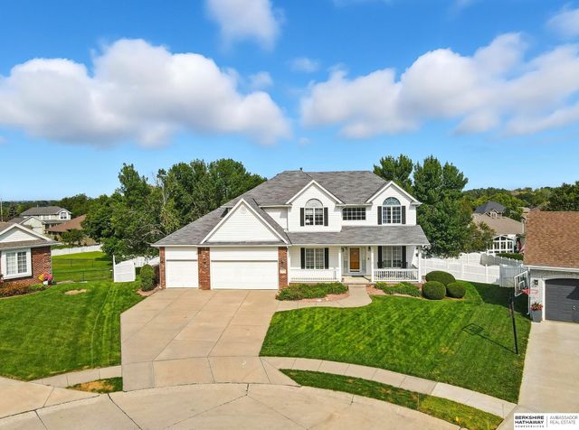 9402 Margo Circle, La Vista, NE 68128