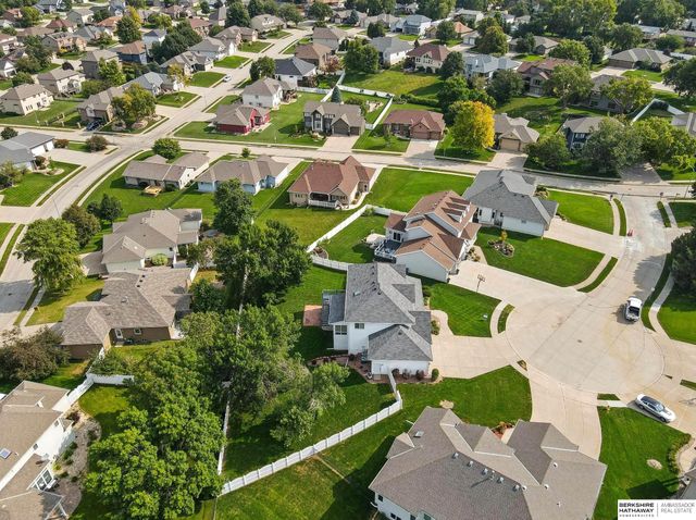 9402 Margo Circle, La Vista, NE 68128