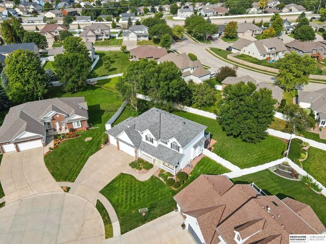 9402 Margo Circle, La Vista, NE 68128