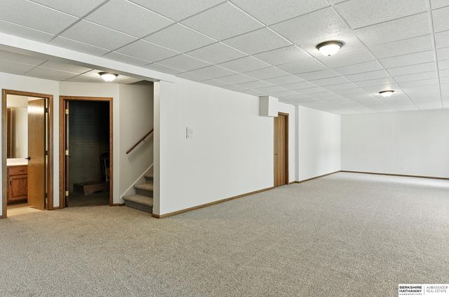 9402 Margo Circle, La Vista, NE 68128