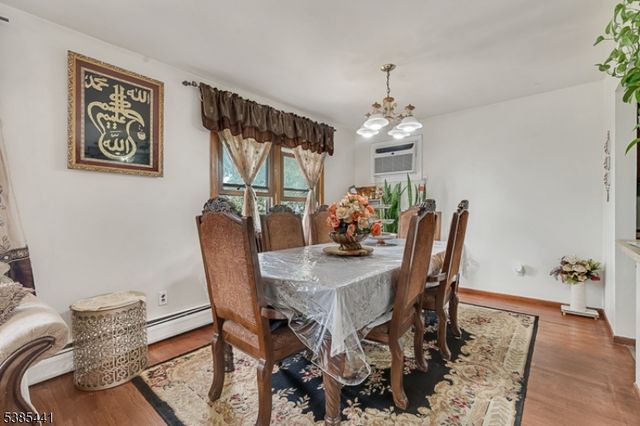 514 E Elm St, Linden City, NJ 07036