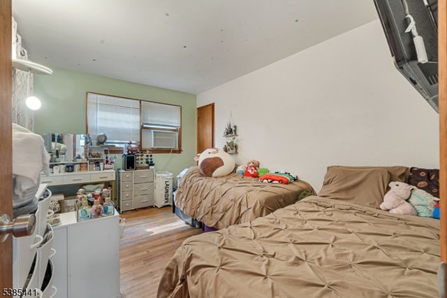 514 E Elm St, Linden City, NJ 07036