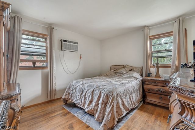 514 E Elm St, Linden City, NJ 07036