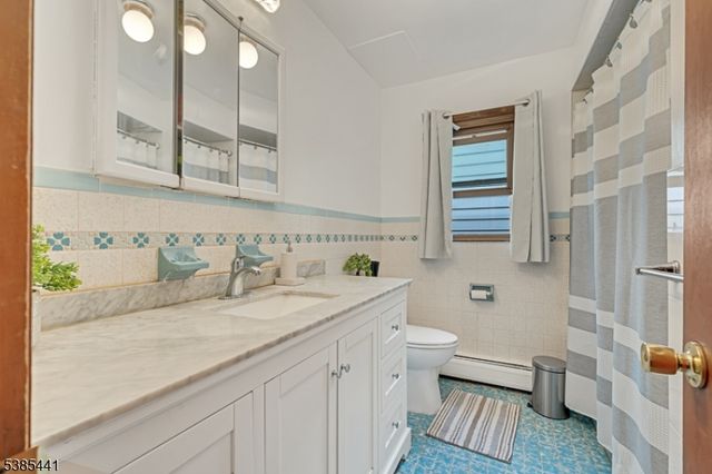 514 E Elm St, Linden City, NJ 07036