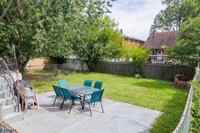 514 E Elm St, Linden City, NJ 07036