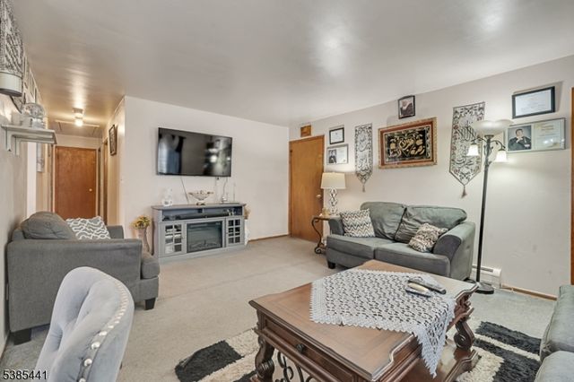 514 E Elm St, Linden City, NJ 07036