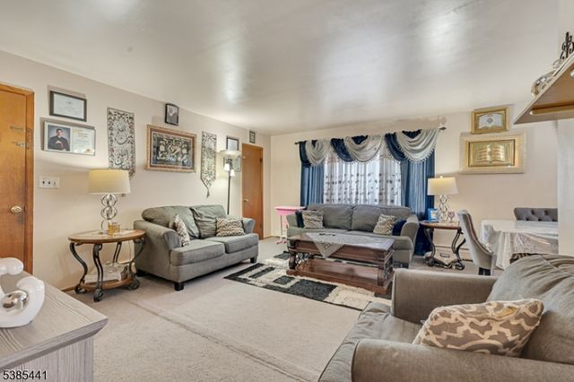 514 E Elm St, Linden City, NJ 07036