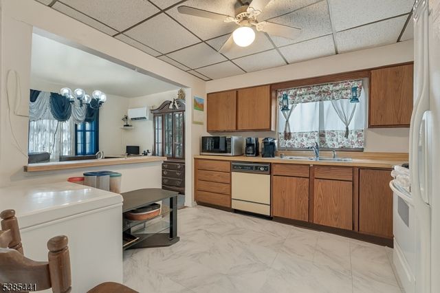 514 E Elm St, Linden City, NJ 07036