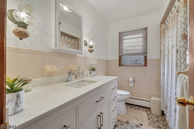 514 E Elm St, Linden City, NJ 07036