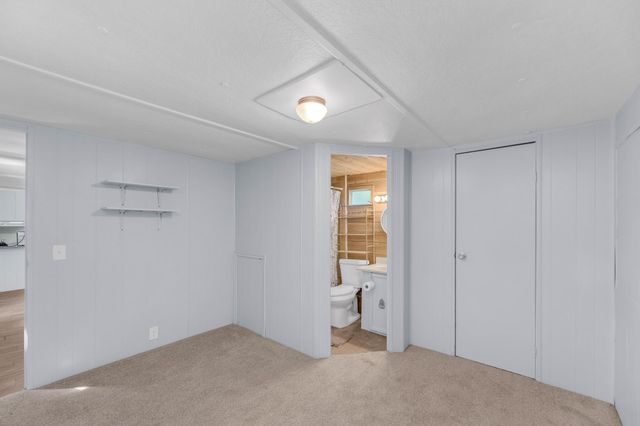 148 Meadows DR, Elgin, TX 78621