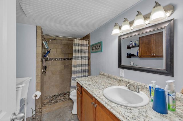 148 Meadows DR, Elgin, TX 78621