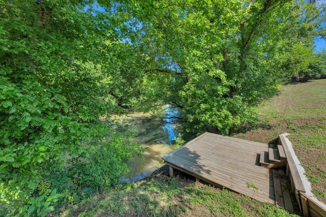 148 Meadows DR, Elgin, TX 78621