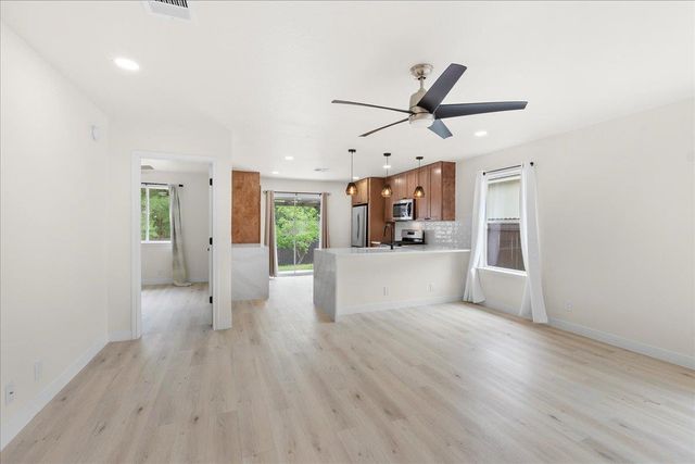 6007 Wideleaf DR, Austin, TX 78724