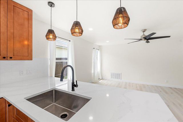 6007 Wideleaf DR, Austin, TX 78724