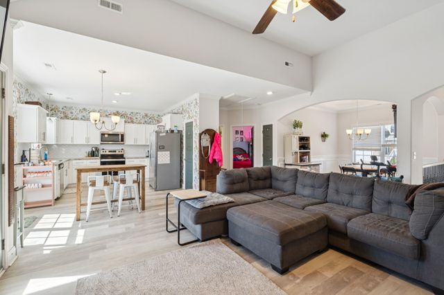 1568 Ellie Piper Cir, Clarksville, TN 37043