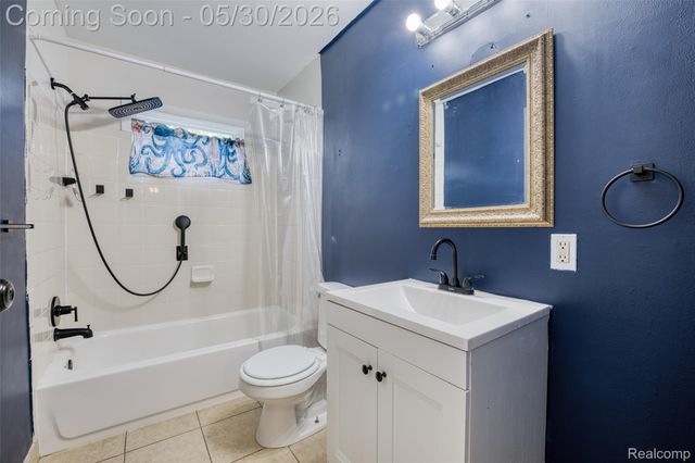23075 Vance Avenue, Hazel Park, MI 48030