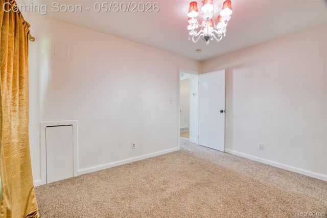 23075 Vance Avenue, Hazel Park, MI 48030
