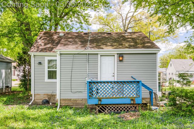 23075 Vance Avenue, Hazel Park, MI 48030