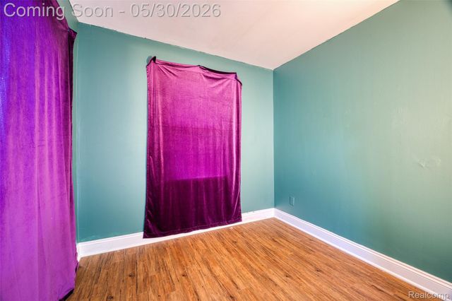 23075 Vance Avenue, Hazel Park, MI 48030