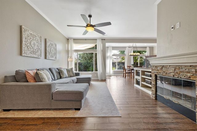 5533 W River Bottom Avenue, Fresno, CA 93722