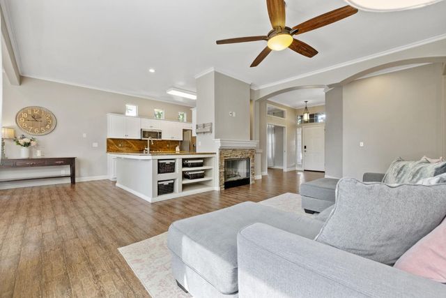 5533 W River Bottom Avenue, Fresno, CA 93722