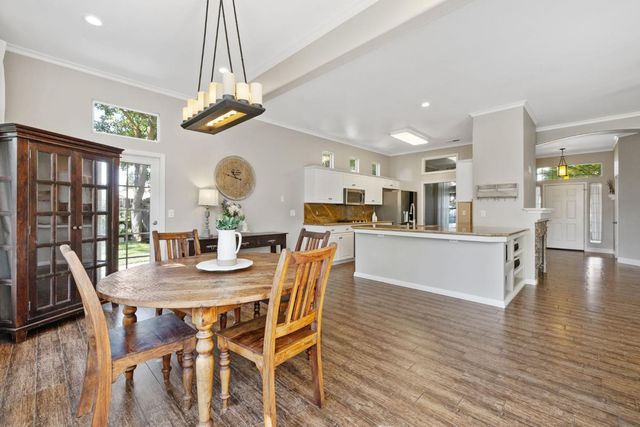 5533 W River Bottom Avenue, Fresno, CA 93722