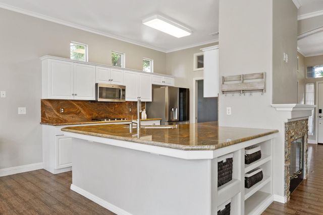5533 W River Bottom Avenue, Fresno, CA 93722