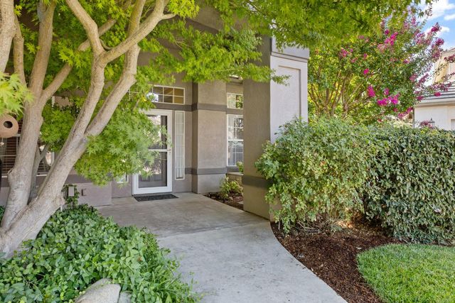 5533 W River Bottom Avenue, Fresno, CA 93722