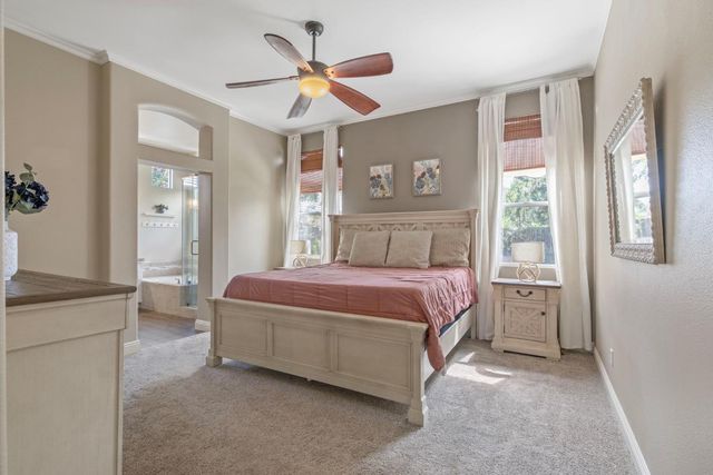 5533 W River Bottom Avenue, Fresno, CA 93722