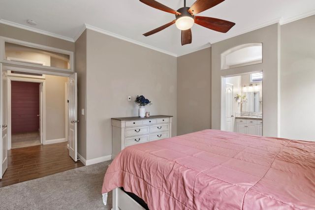 5533 W River Bottom Avenue, Fresno, CA 93722