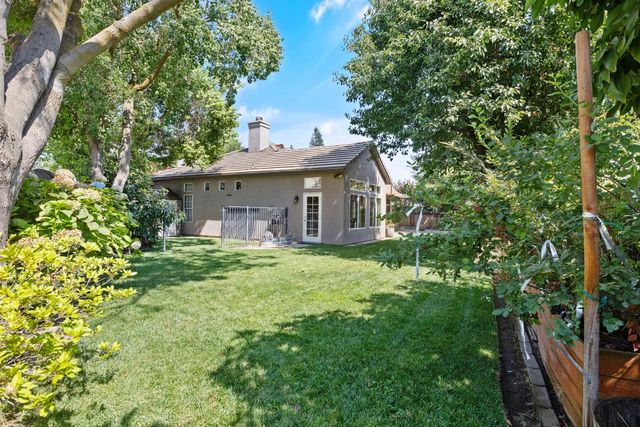 5533 W River Bottom Avenue, Fresno, CA 93722