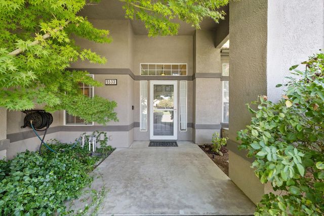 5533 W River Bottom Avenue, Fresno, CA 93722