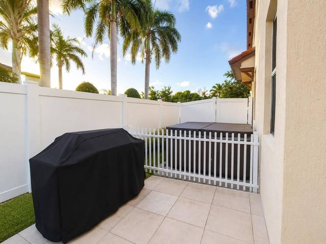 4822 NW 56th Court, Tamarac, FL 33319