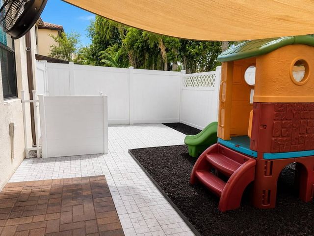 4822 NW 56th Court, Tamarac, FL 33319