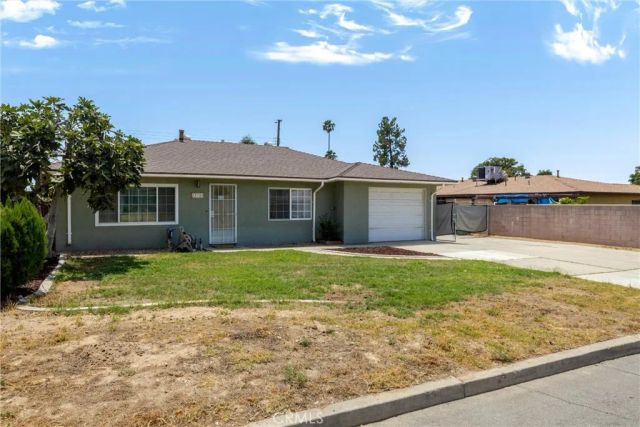 27143 Norwood, Highland, CA 92346
