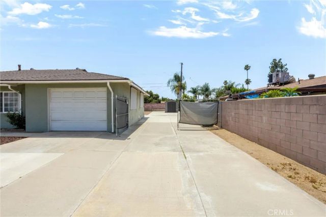 27143 Norwood, Highland, CA 92346