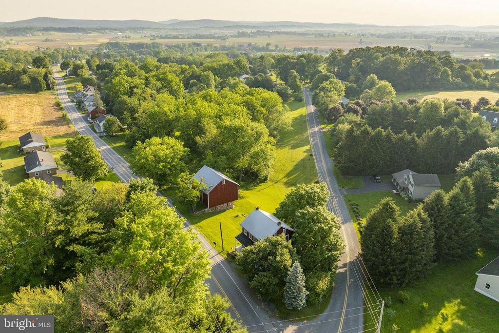 1407 BRUNNERVILLE RD, Lititz, PA 17543
