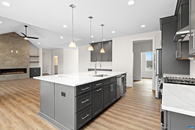 12 LANGDON WOODS DR, Dyke, VA 22935