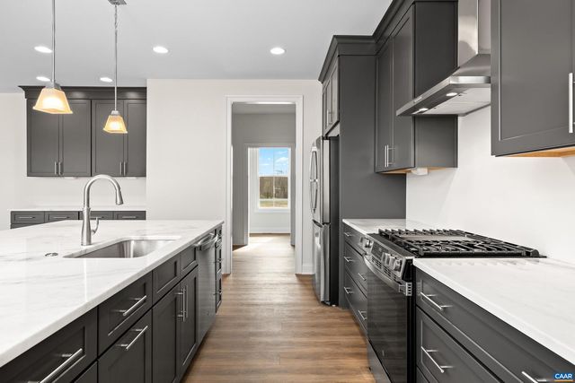 12 LANGDON WOODS DR, Dyke, VA 22935