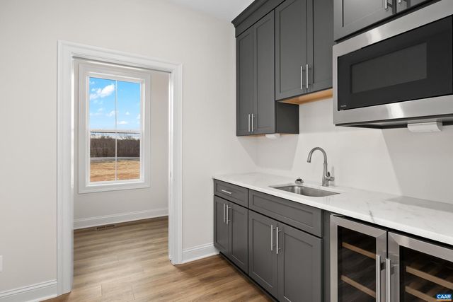 12 LANGDON WOODS DR, Dyke, VA 22935