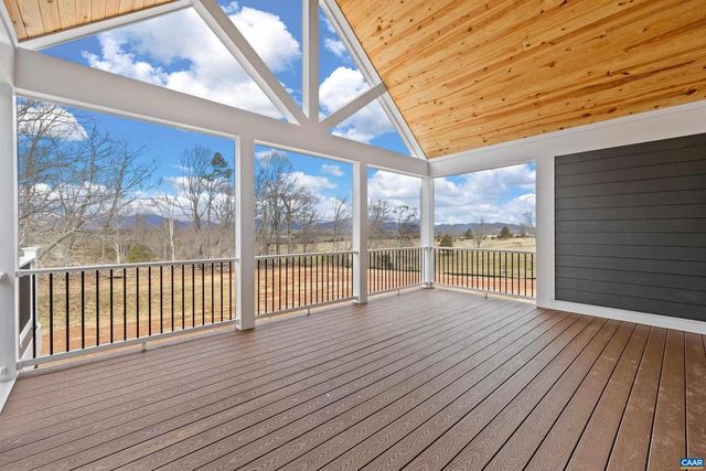 12 LANGDON WOODS DR, Dyke, VA 22935