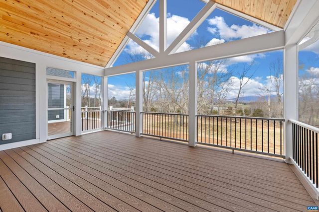 12 LANGDON WOODS DR, Dyke, VA 22935