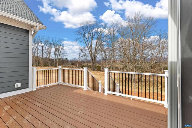 12 LANGDON WOODS DR, Dyke, VA 22935