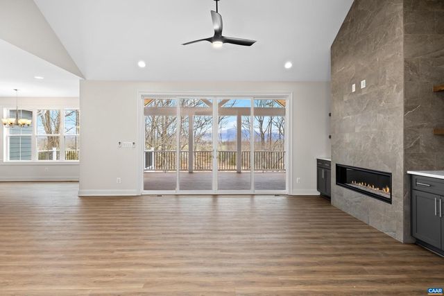 12 LANGDON WOODS DR, Dyke, VA 22935