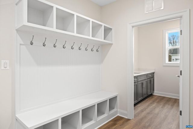 12 LANGDON WOODS DR, Dyke, VA 22935