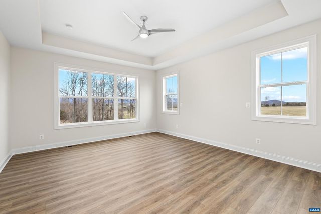 12 LANGDON WOODS DR, Dyke, VA 22935