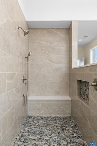 12 LANGDON WOODS DR, Dyke, VA 22935