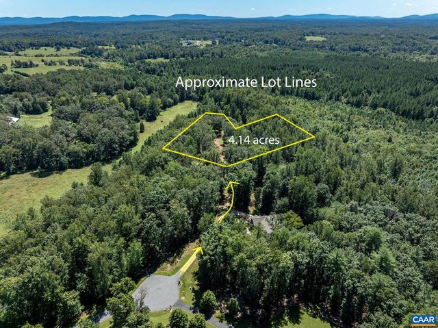 12 LANGDON WOODS DR, Dyke, VA 22935